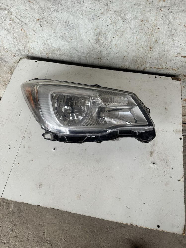 Продам правую фару Subaru Forester 2015-2018