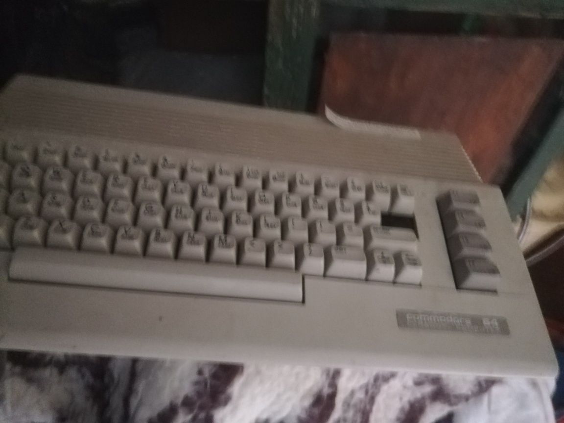 Klawiatura commodore 64 i reszta