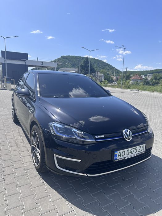 Оренда E-golf подобово або під таксі