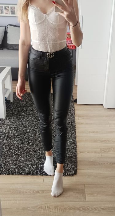 spodnie skórzane czarne House 38 M z wysokim stanem