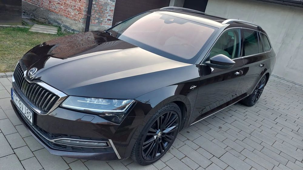 Skoda Superb Superb III lift 4x4 320KM WEBASTO panorama MASAŻE hak Laurin&Klement