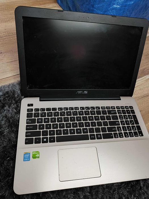 Asus A555L-X0411H – laptop działający, matryca do wymiany