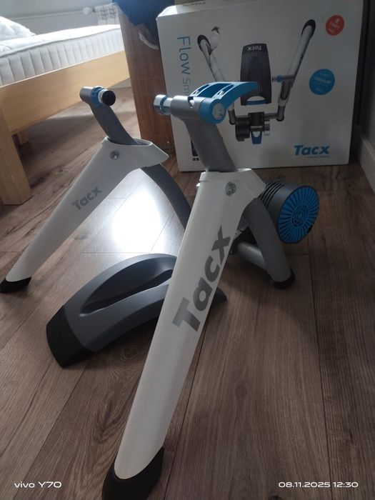 Trenażer FLOW Smart T2240 + opona