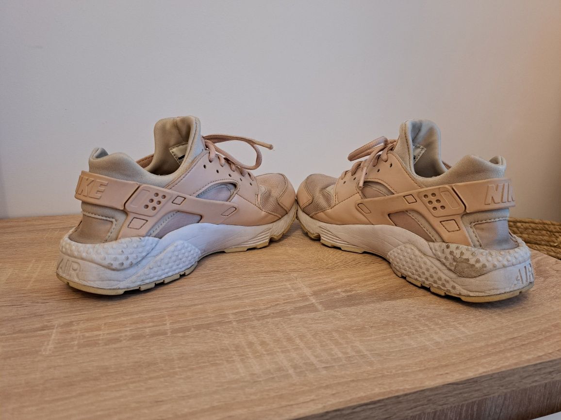 Nike Huarache beżowe