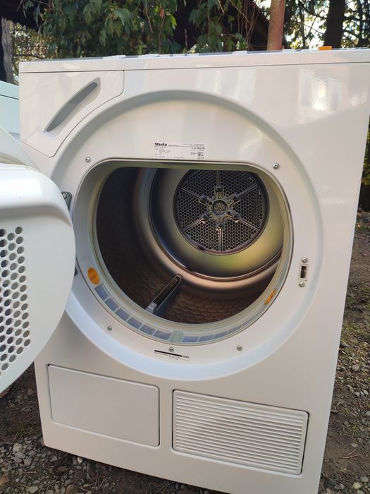 Продам сушку фірми Miele. Привезену з Європи. З тепловим насосом.