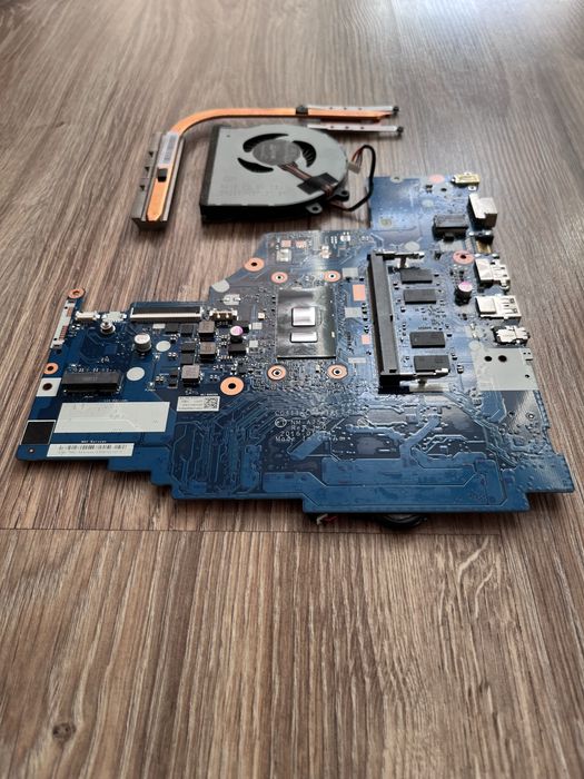 Płyta główna NM-A752 z Intel Core i3-6100U