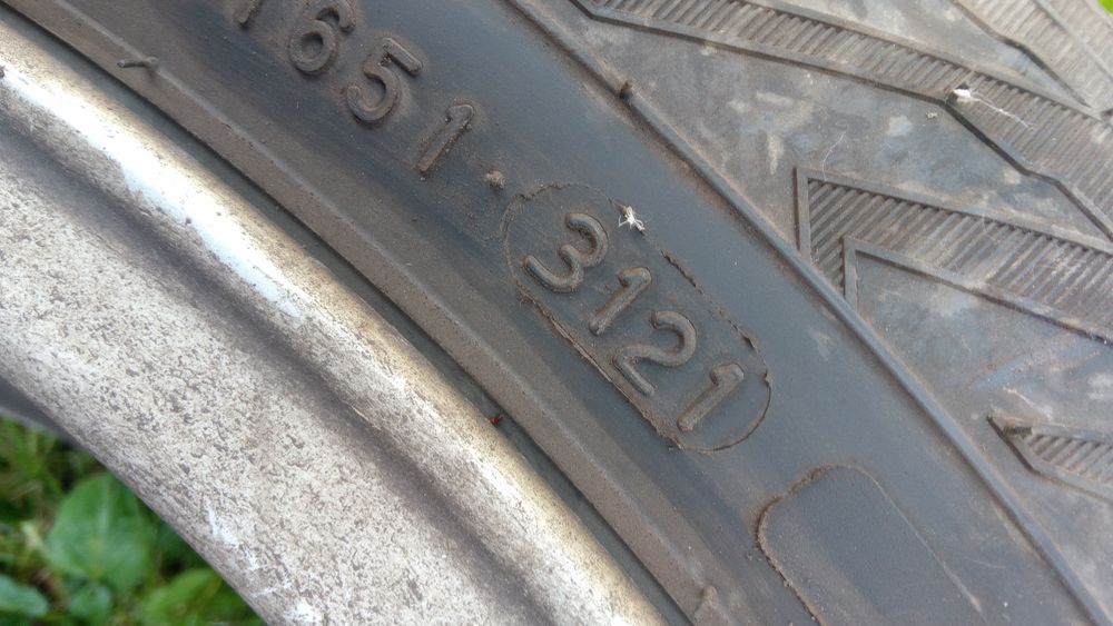 Шини зимові 205 55 17