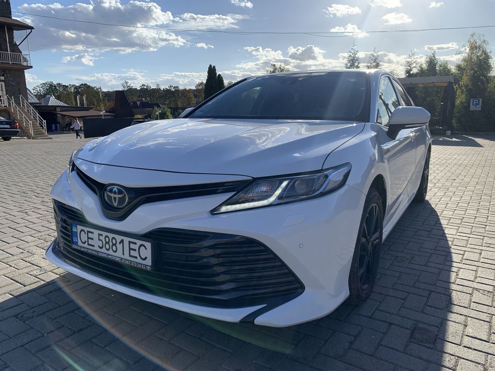 Оренда авто на весілля Toyota Camry