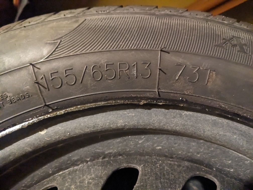 Komplet opon letnich z felgami stalowymi Aplus 155/65/R13