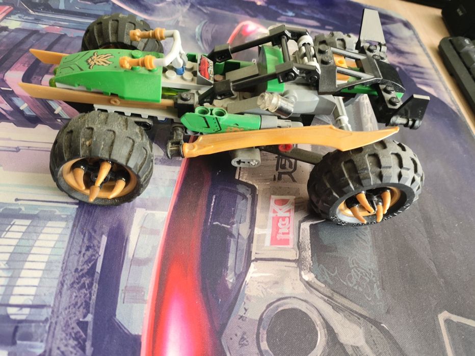 Продаю машину Лего ніндзяго оріг