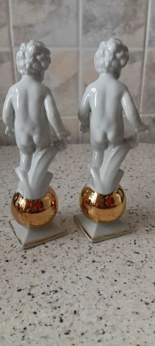 Путти с мячиком Германия