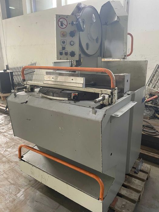 Piła taśmowa do metalu KASTO przecinarka pionowa profesjonalna zamiana