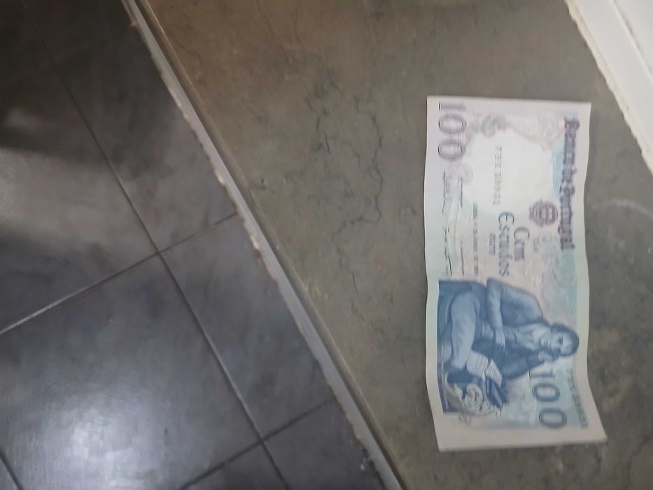 Vendo Escudos de 5000,1000,500,100,50,