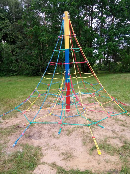 Piramida 3,2 m, plac zabaw, konstrukcje wspinaczkowe