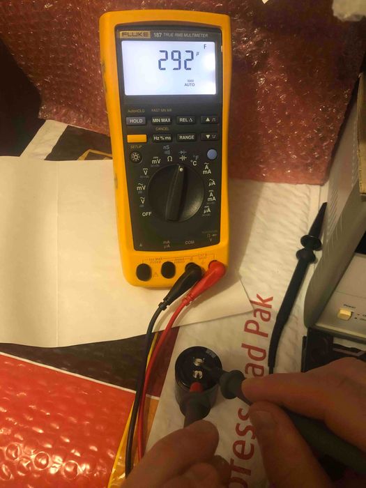 Електролітичні Конденсатори Epcos 330мF 400V 105C