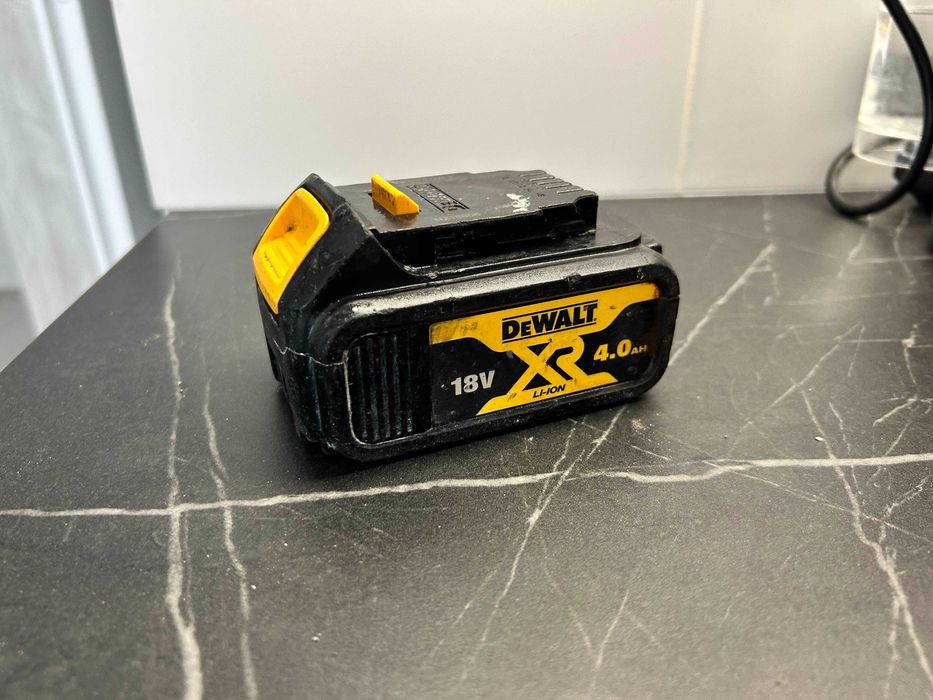 DeWalt 18V XR – akumulator 4.0Ah (2023) – uszkodzony