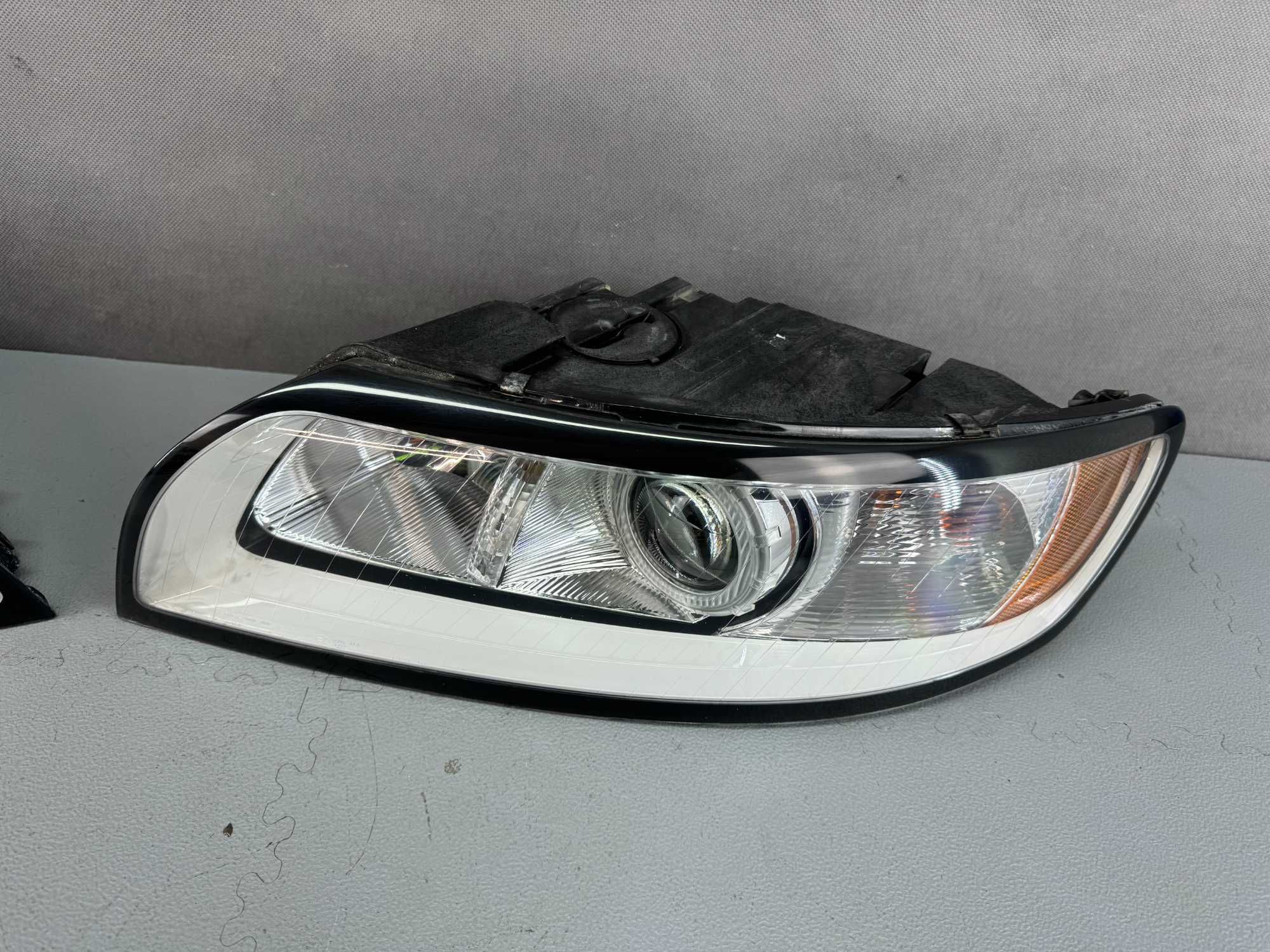 Volvo V50 S40 LIFT Lampy Przód Przednie Komplet Lewa+Prawa Europa IGŁA