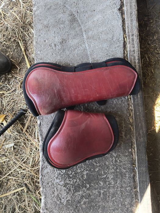 Czerwone ochraniacze YORKOchraniacze na kołki przód i tył, 
Stan dobry