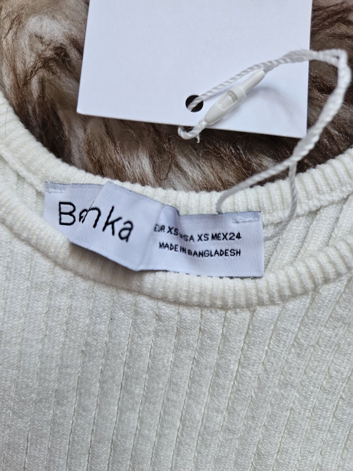 Bershka bluzka z metka