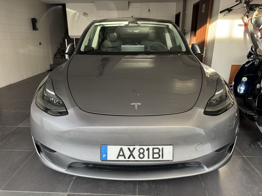 Tesla Model Y dual motor longue range