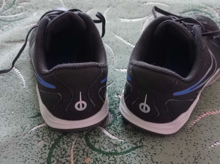 Футзалки Nike  (оригинал) фирменные размер- 38 стелька-24см