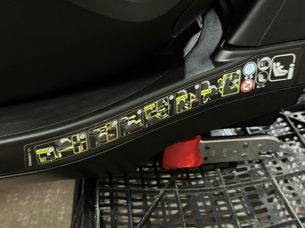 Fotelik Britax Romer Dualfix M-Size Graphite Marbie
