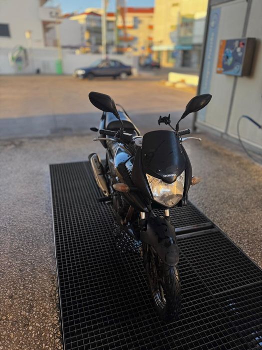 Honda 125 em bom estado