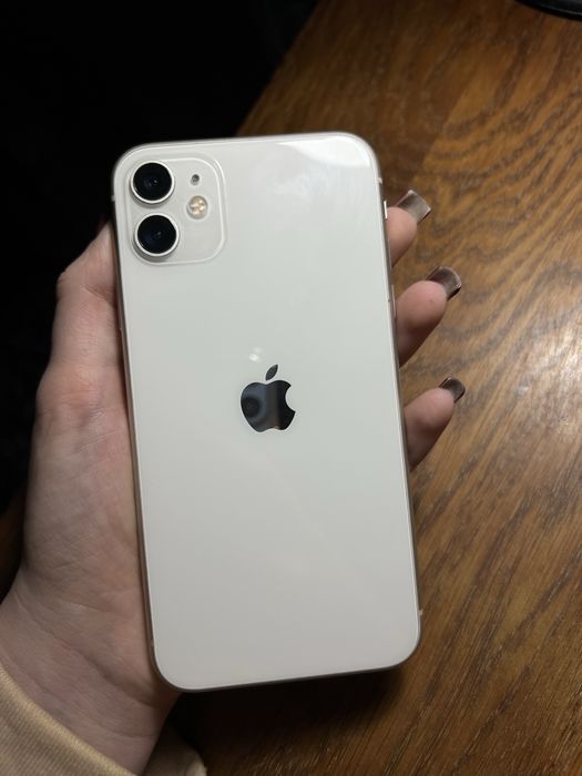 Б/У IPhone11 в хорошому стані