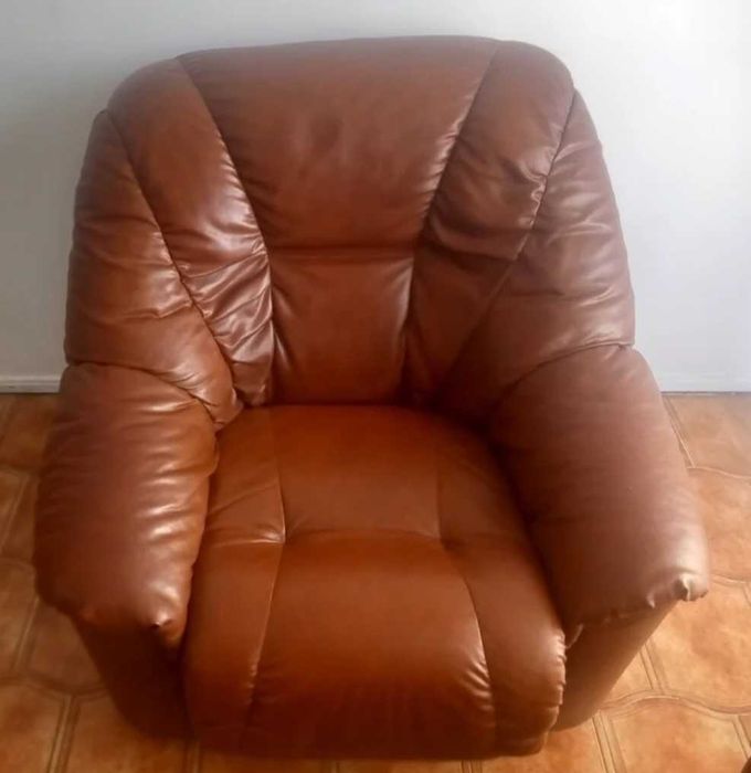 Sofa cama mais 2 cadeiroes