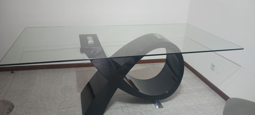 Mesa de sala com nova