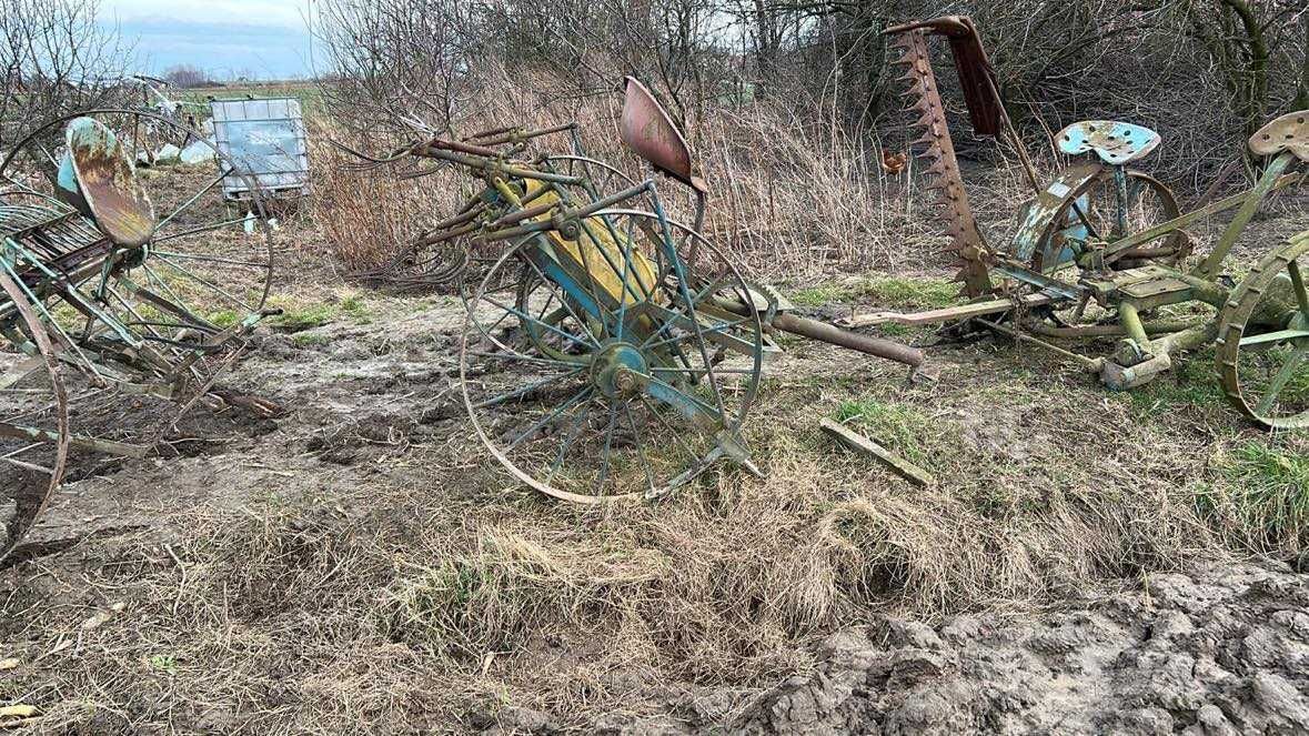 Stara konna przewracarka do siana