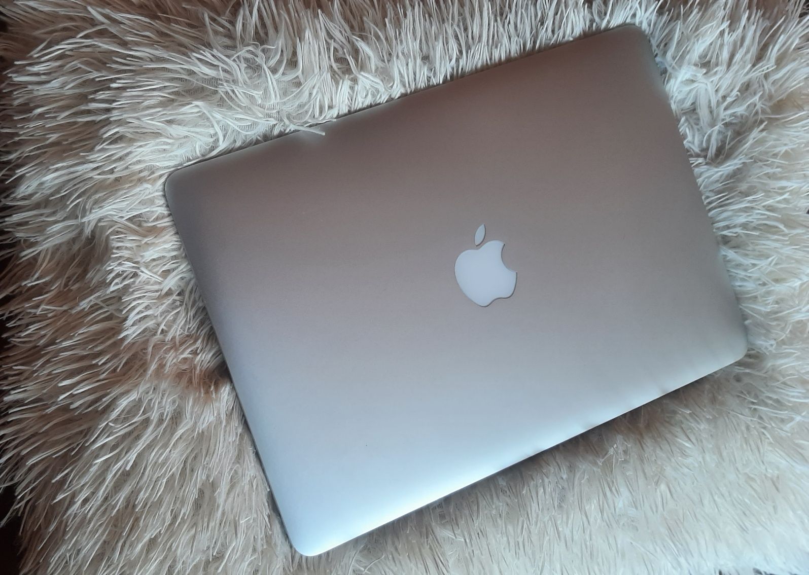 MacBook Air 13 8/256 ssd Core i7 2017 г.