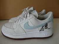 Buty NIKE WMNS '07 SE AIR FORCE 1 roz 38,5 Damskie Sportowe Adidasy