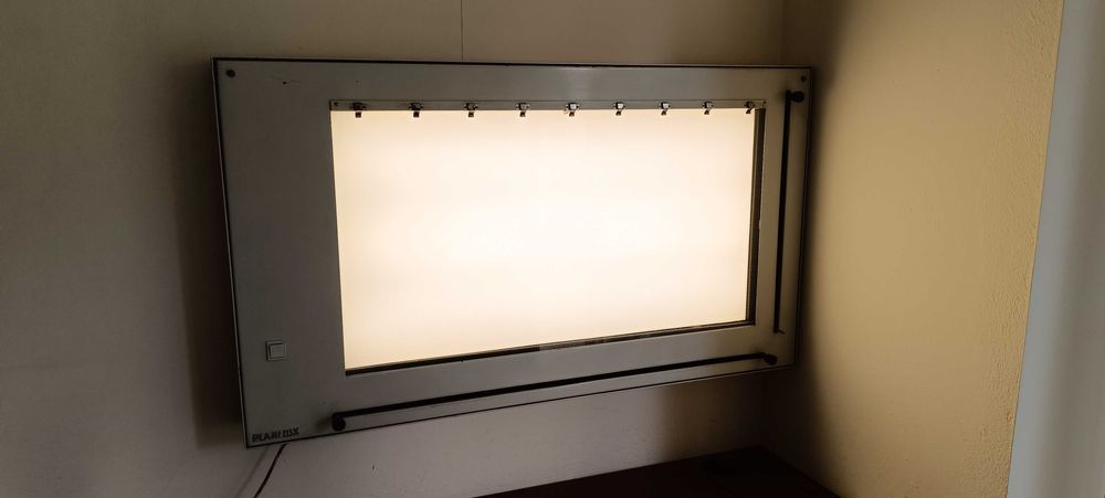 Negatoskop Planilux wieloklatkowy