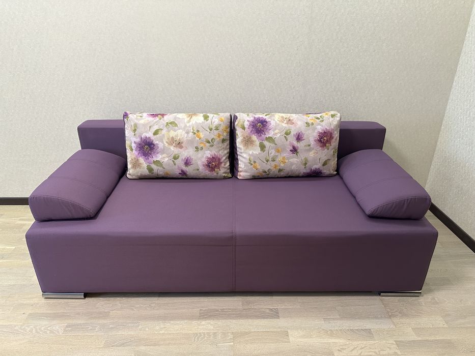 Диван розкладний після професійної хімчистки