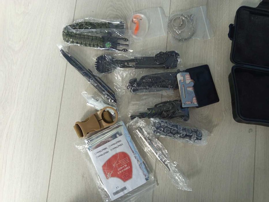 Mega Zestaw Survivalowy 32w1 Survival Akcesoria Do Przeżycia Multitool