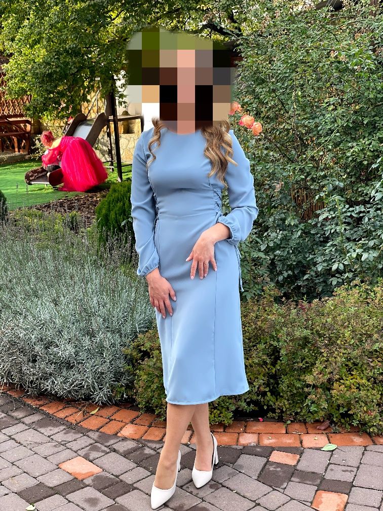 плаття  ніжно-голубого кольору