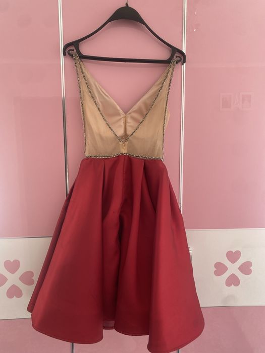 Випускні ,вечірні сукні одягнені по одному разу