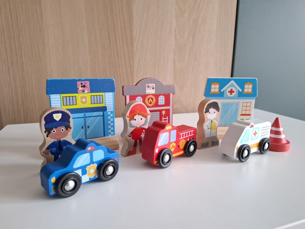 Drewniana straż pożarna policja karetka montessori samochód