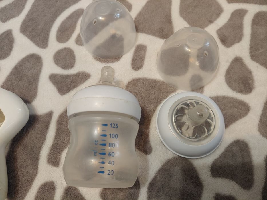 Молоковідсмоктувач + контейнери для зберігання молока