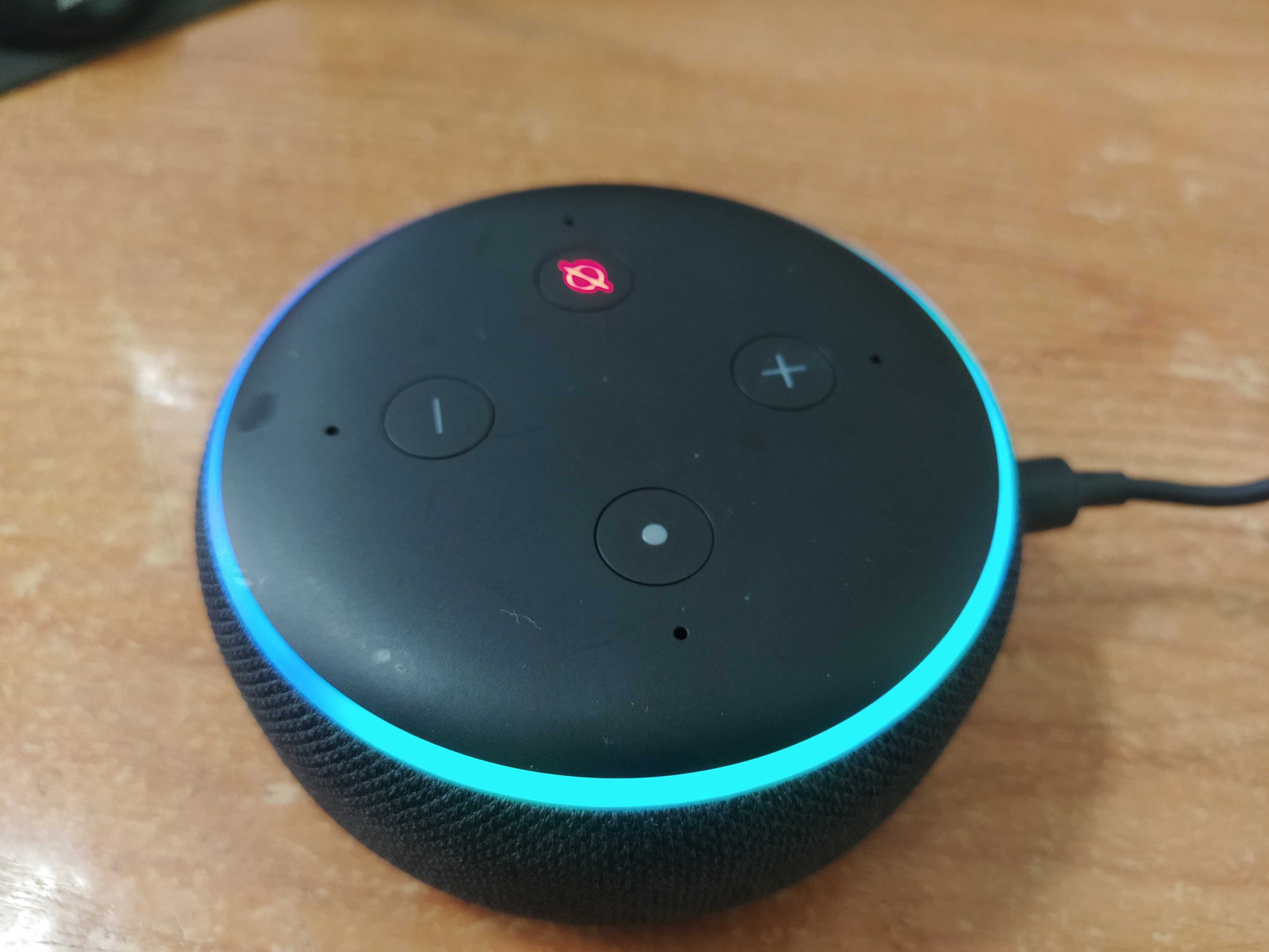 Розумна колонка Amazon Echo Dot 3