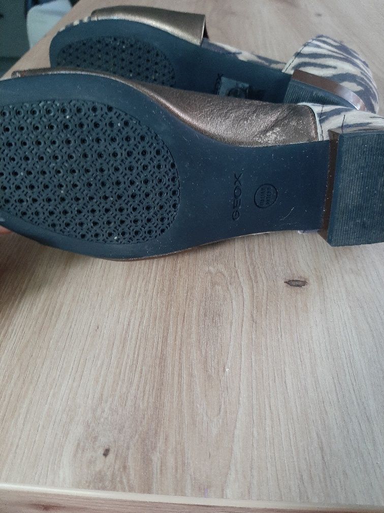 Buty Geox rozm.35 skóra