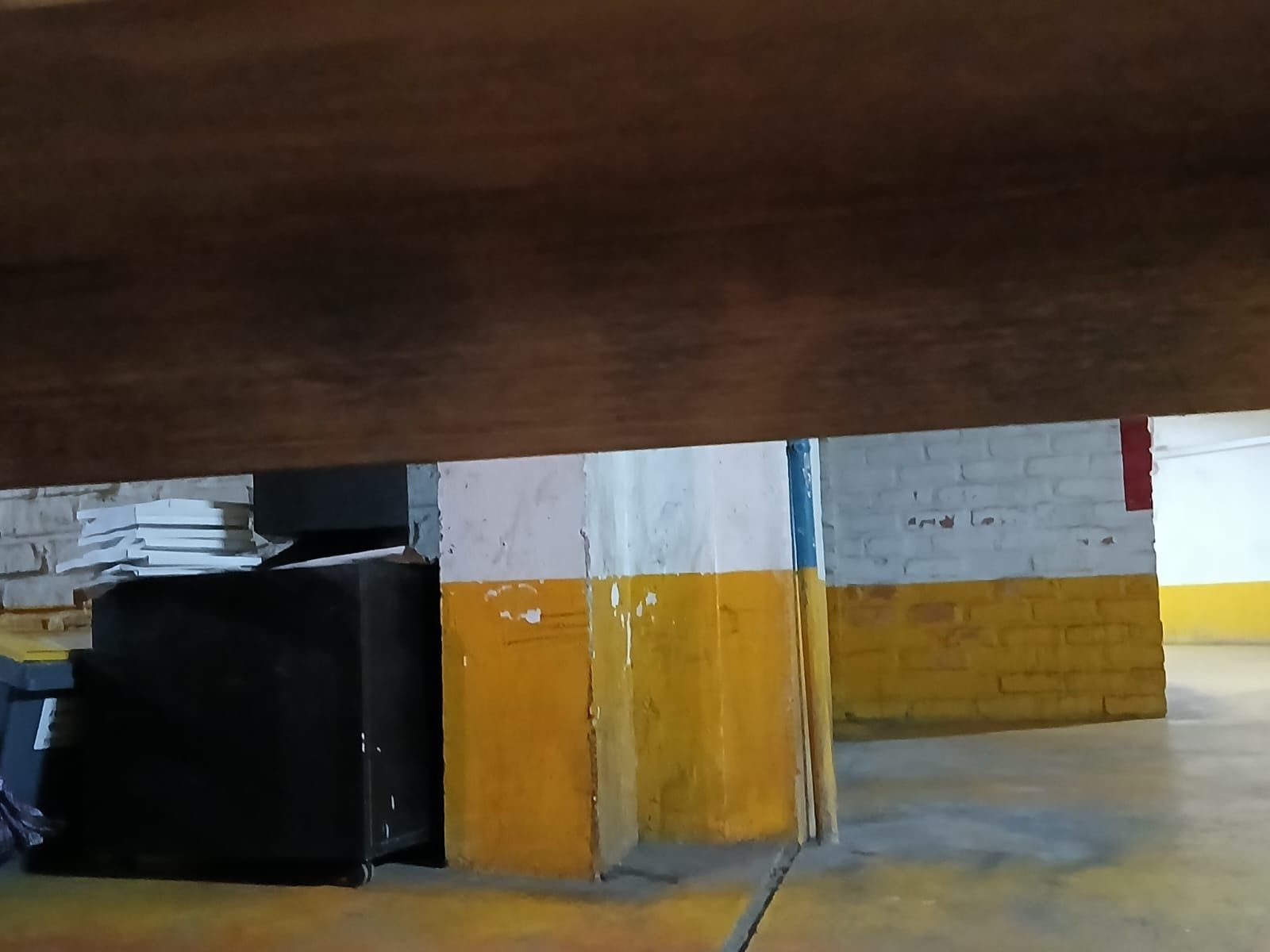 Vendo mesa de escritorio ou cozinha