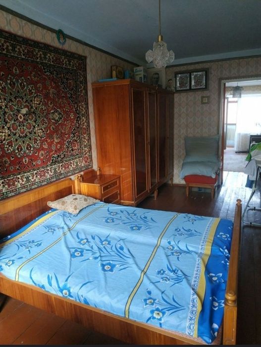 Ліжко з дерева натуральне