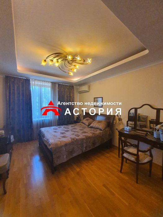 Продаж повнометражної 3-кімнатної квартири!