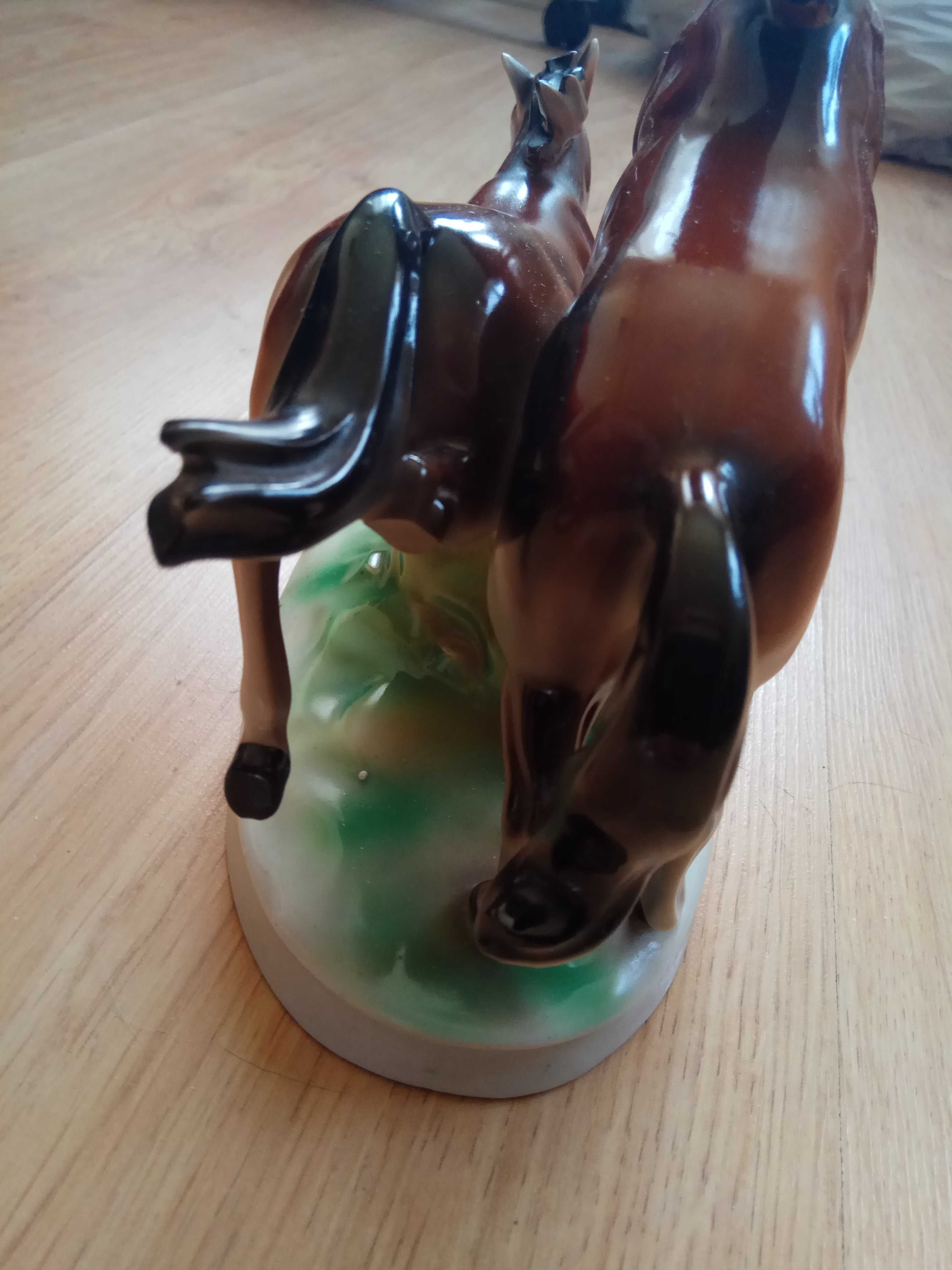 Винтажная фарфоровая статуэтка "Бегущие лошади" ГДР