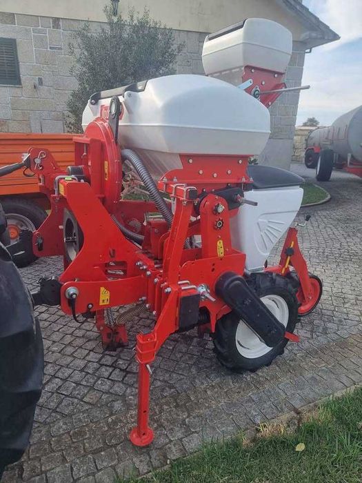 Semeador pneumatico de milho com adubador e micro - Semi Novo