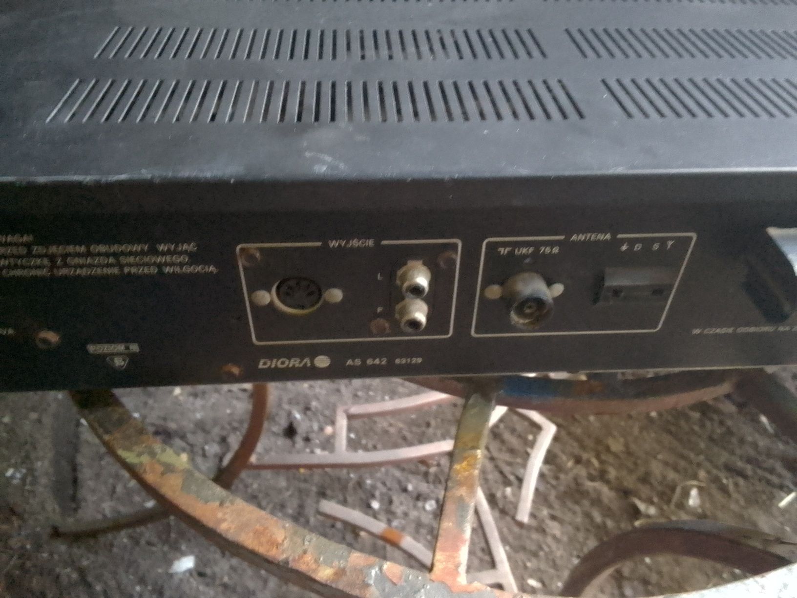 Stare radio diora