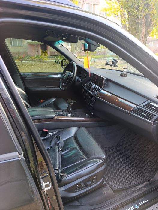 Продам БМВ х5 е70