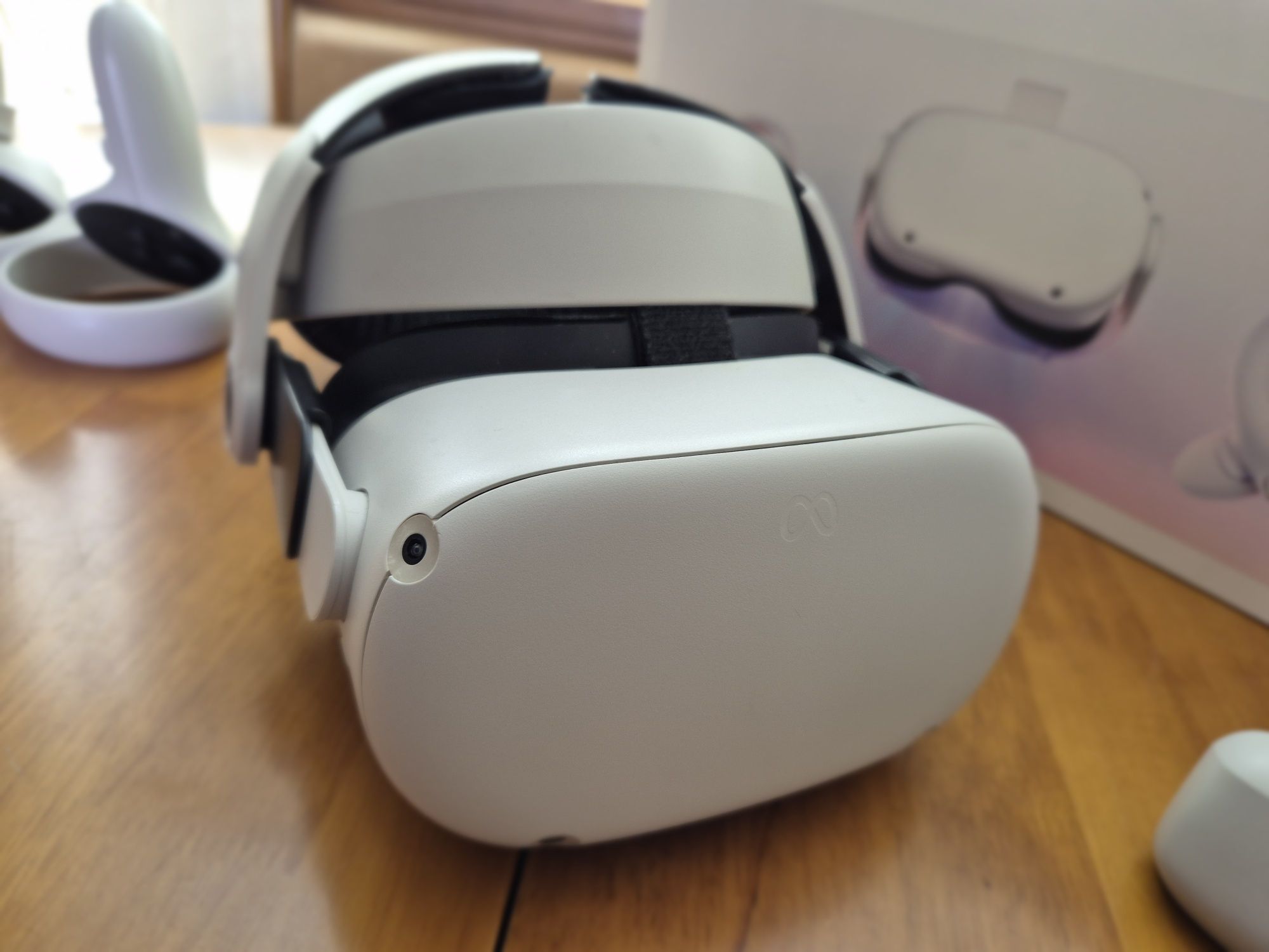 Oculus Quest 2 (128 ГБ) + Bobo VR M2 Pro